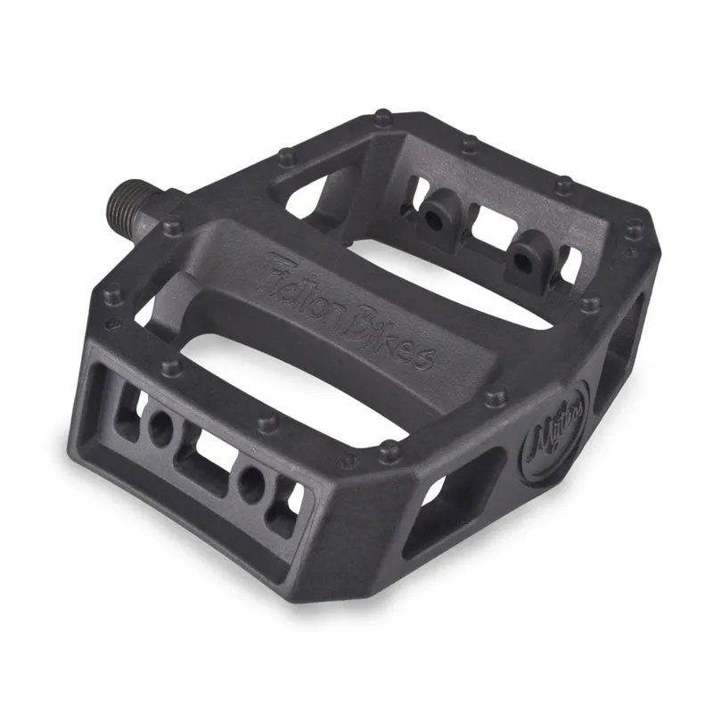STLN Bikes Fiction Mythos Pedals