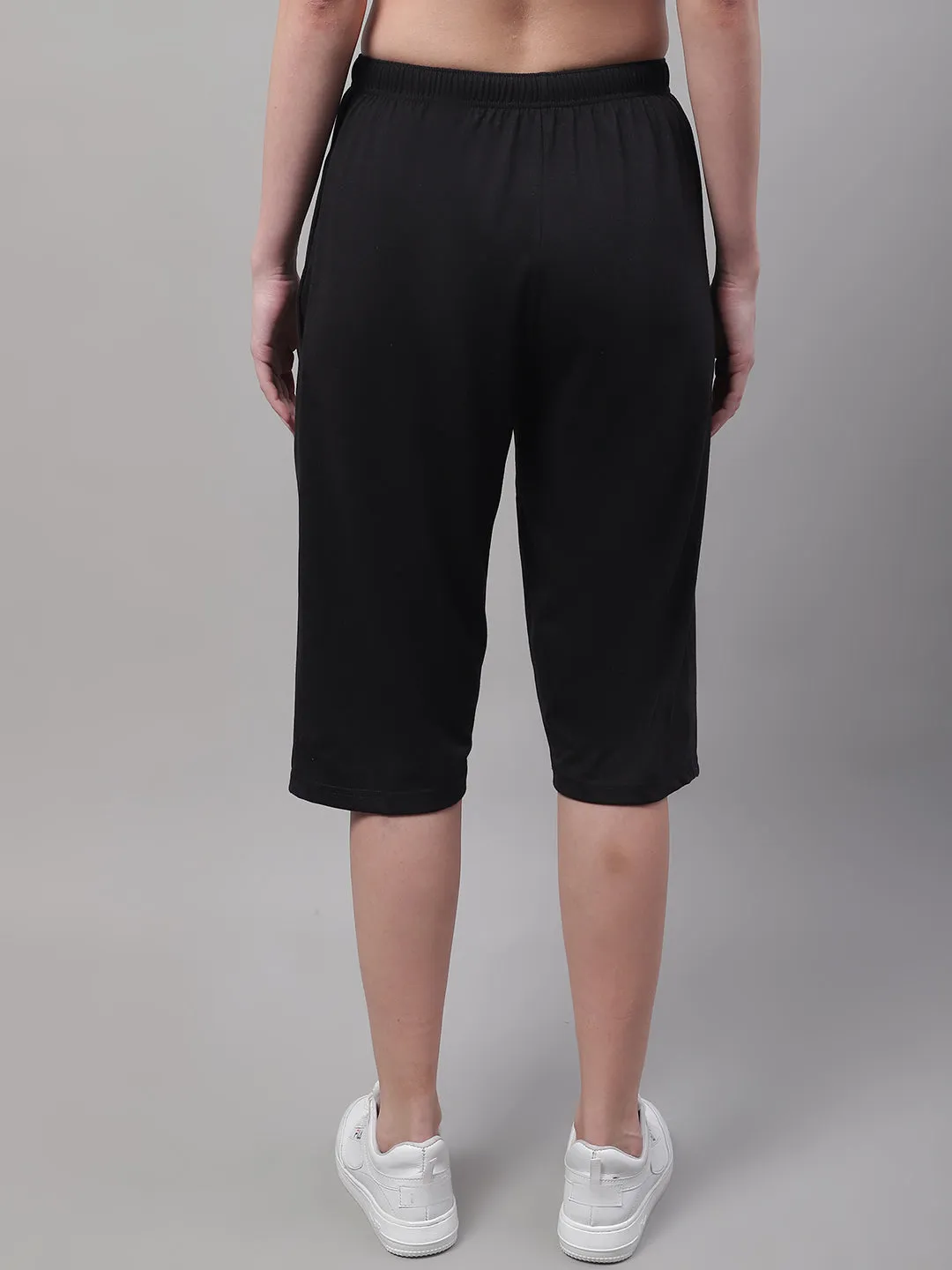 Vimal Jonney Black Regular fit Cotton Capri for Women